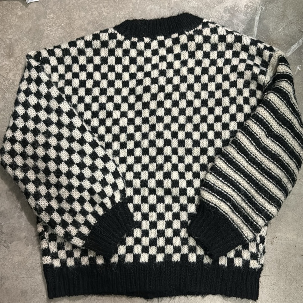 Checkered Sweater - Picture 5 of 5
